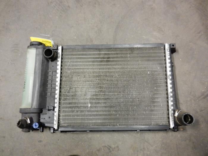 Used Radiator BMW 3 serie Touring (E36/3) 316i Price on request offered by Autodemontage Joko B.V.