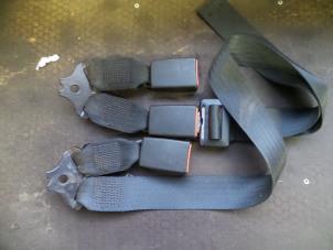 Used Rear seatbelt buckle, centre Ford Fiesta 4 1.3i Price on request offered by Autodemontage Joko B.V.
