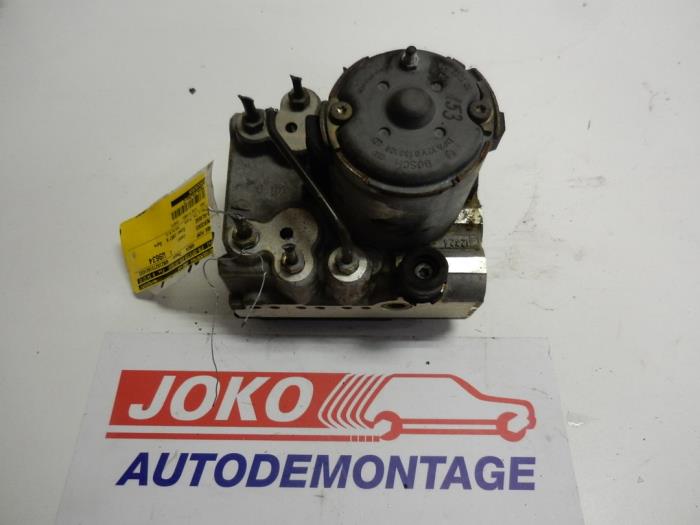 Gebrauchte ABS Pumpe Mercedes E Combi (S210) 4.2 E-420 32V Preis auf Anfrage angeboten von Autodemontage Joko B.V.