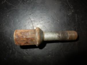 Used Set of wheel bolts Mercedes E Combi (S210) 4.2 E-420 32V Price on request offered by Autodemontage Joko B.V.