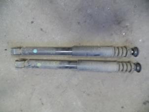Used Shock absorber kit Renault Clio II Societe (SB) 1.5 dCi 68 Price on request offered by Autodemontage Joko B.V.
