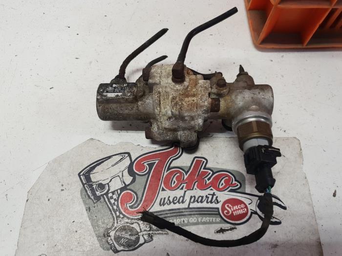 Gebrauchte Pumpfederung (Hydr.) Mercedes E Combi (S210) 4.2 E-420 32V Preis auf Anfrage angeboten von Autodemontage Joko B.V.