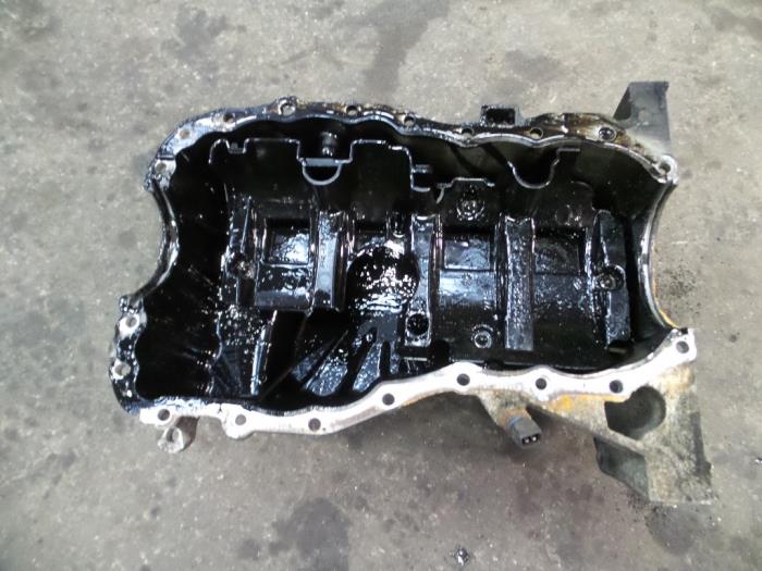 Gebrauchte Ölwanne Renault Clio II Societe (SB) 1.5 dCi 68 Preis auf Anfrage angeboten von Autodemontage Joko B.V.