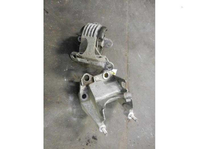 Usagé Support moteur Ford Courier (J3/5) 1.8 Di Prix sur demande proposé par Autodemontage Joko B.V.