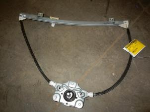 Used Window mechanism 2-door, front right Renault Clio II (BB/CB) 1.2 Price on request offered by Autodemontage Joko B.V.