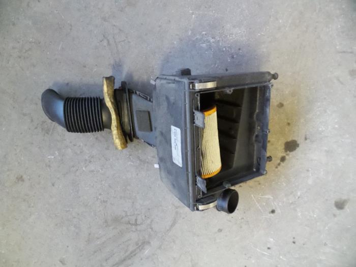 Air box from a Smart Fortwo Coupé (450.3) 0.7 2004