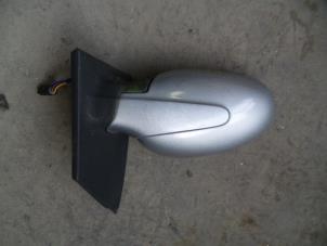 Used Wing mirror, right Smart Fortwo Coupé (450.3) 0.7 Price on request offered by Autodemontage Joko B.V.