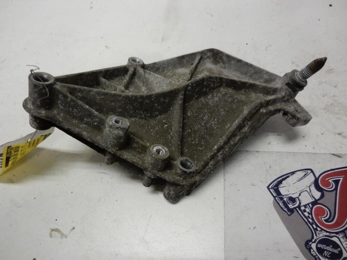 Used Engine mount Renault Espace (JE) 2.0i RTE,RXE Price on request offered by Autodemontage Joko B.V.
