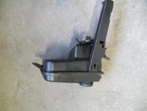 Used Expansion vessel BMW 5 serie Touring (E61) 530d 24V Price on request offered by Autodemontage Joko B.V.