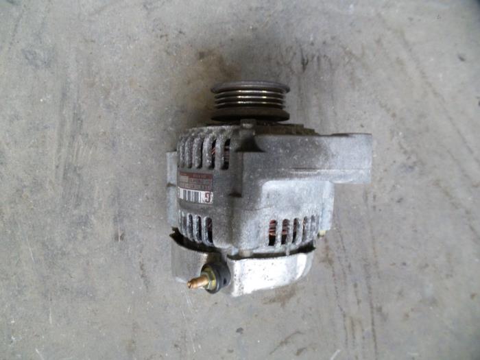 Gebrauchte Dynamo Daihatsu Cuore (L251/271/276) 1.0 12V DVVT Preis auf Anfrage angeboten von Autodemontage Joko B.V.