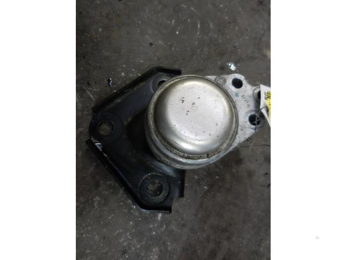 Used Engine mount Ford Fiesta 5 (JD/JH) 1.3 Price on request offered by Autodemontage Joko B.V.