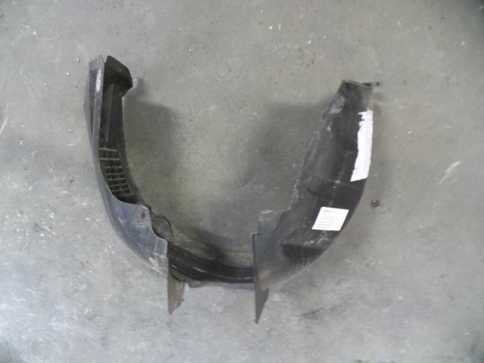 Używane Nadkole Fiat Stilo (192A/B) 2.4 20V Abarth 3-Drs. Cena na żądanie oferowane przez Autodemontage Joko B.V.