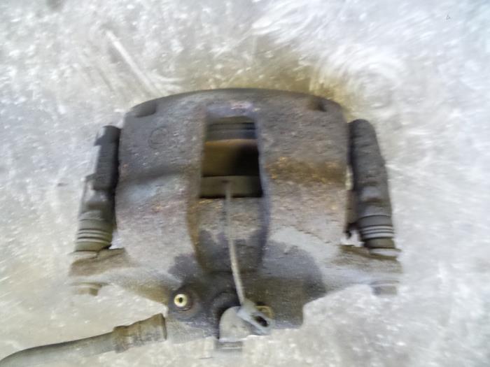 Gebrauchte Bremszange links vorne Fiat Stilo (192A/B) 2.4 20V Abarth 3-Drs. Preis auf Anfrage angeboten von Autodemontage Joko B.V.