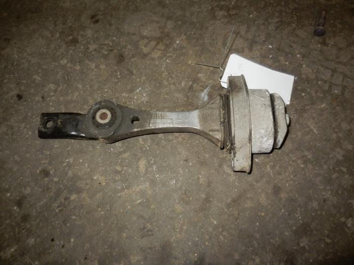 Used Engine mount Volkswagen Golf IV (1J1) 1.6 16V Price on request offered by Autodemontage Joko B.V.