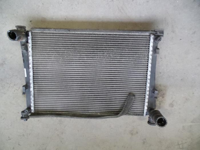 Usagé Radiateur Ford Fusion 1.6 16V Prix sur demande proposé par Autodemontage Joko B.V.