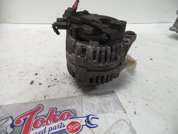 Begagnade Dynamo Ford Mondeo II Wagon 1.8i 16V Pris på förfrågan erbjuds av Autodemontage Joko B.V.