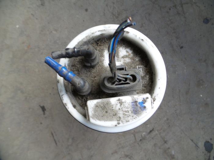 Used Electric fuel pump Volkswagen Polo IV (9N1/2/3) 1.2 12V Price on request offered by Autodemontage Joko B.V.