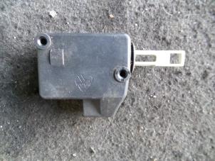 Used Central locking motor Citroen Saxo 1.4i SX,VSX Price on request offered by Autodemontage Joko B.V.