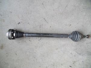 Used Front drive shaft, right Volkswagen Passat Variant (3C5) 2.0 TDI 16V 135 Price on request offered by Autodemontage Joko B.V.