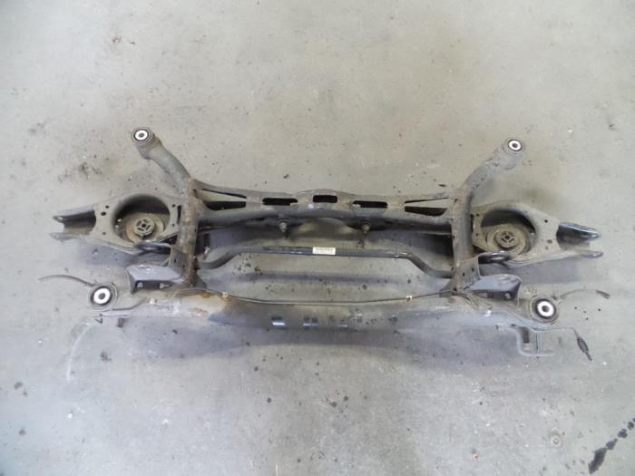Subchasis de un Volkswagen Passat Variant (3C5) 2.0 TDI 16V 135 2007