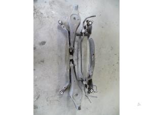 Subchasis de un Volkswagen Passat Variant (3C5) 2.0 TDI 16V 135 2007