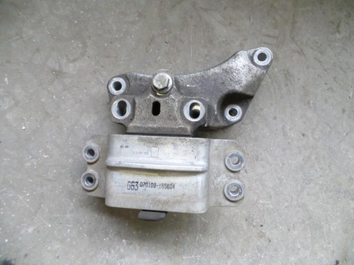 Usagé Support boîte de vitesses Volkswagen Passat Variant (3C5) 2.0 TDI 16V 135 Prix sur demande proposé par Autodemontage Joko B.V.
