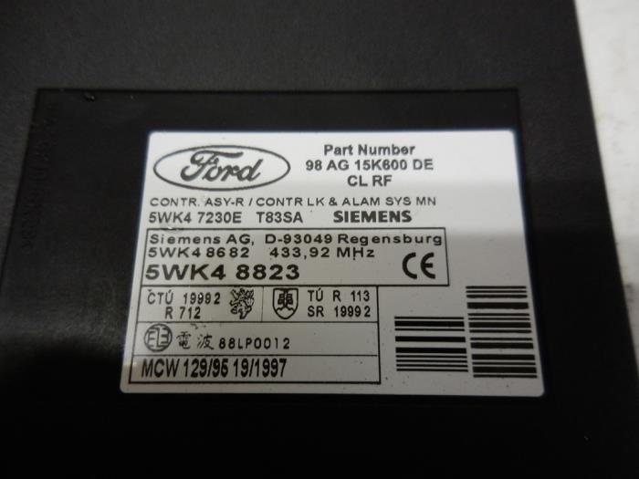 Comfort Module from a Ford Focus 1 2.0 16V 2001