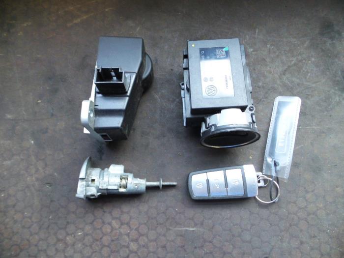 Ignition lock + key Volkswagen Passat Variant 2.0 TDI 16V 135 3C0905843Q