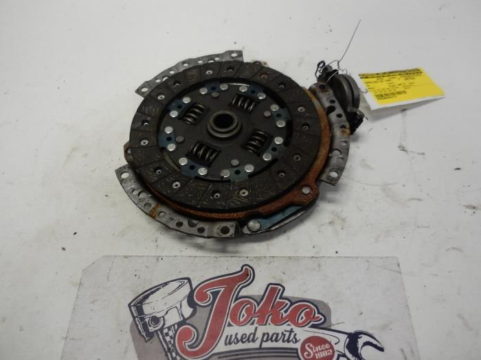Used Clutch kit (complete) Volkswagen Polo III (6N1) 1.4i 60 Price on request offered by Autodemontage Joko B.V.
