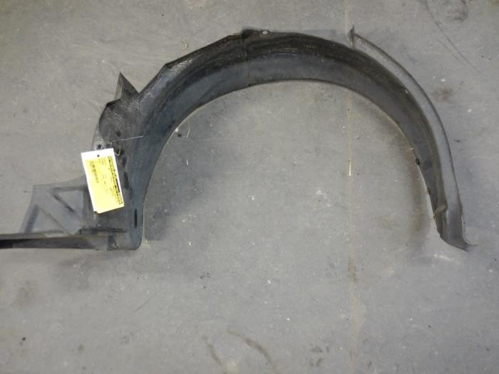 Używane Nadkole Hyundai Accent II/Excel II/Pony 1.3i 12V Cena na żądanie oferowane przez Autodemontage Joko B.V.