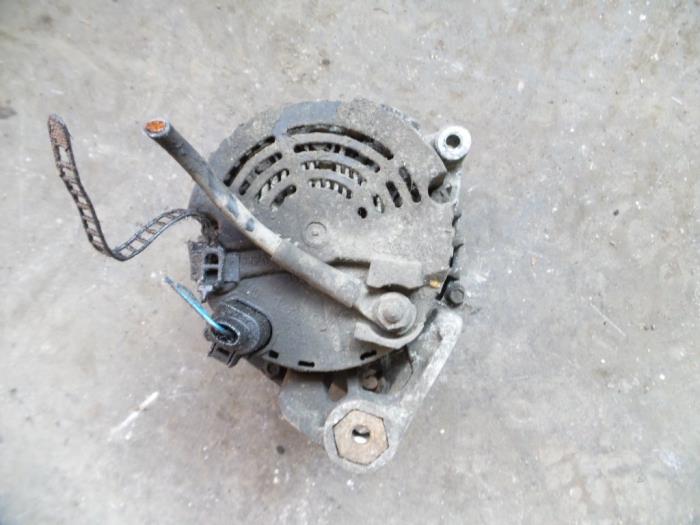 Dynamo van een Audi A6 Quattro (C5) 2.5 TDI V6 24V 2000