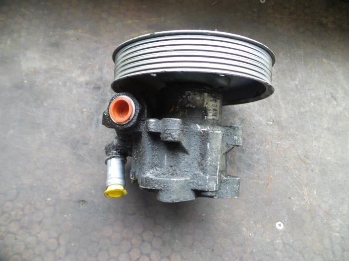 Begagnade Servostyrningspump Audi A6 Quattro (C5) 2.5 TDI V6 24V Pris på förfrågan erbjuds av Autodemontage Joko B.V.
