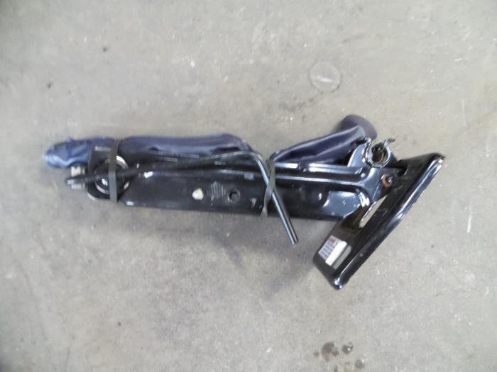 Używane Dzwignik Suzuki Swift (ZA/ZC/ZD1/2/3/9) 1.3 VVT 16V Cena na żądanie oferowane przez Autodemontage Joko B.V.