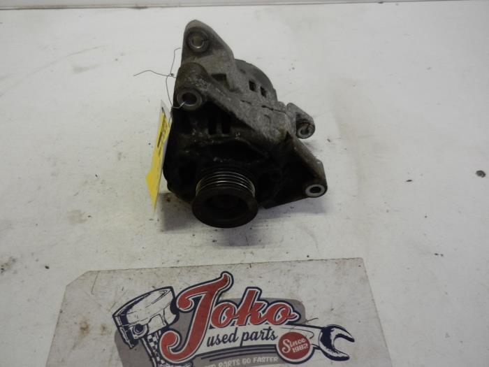 Begagnade Dynamo Opel Corsa B (73/78/79) 1.2i 16V Pris på förfrågan erbjuds av Autodemontage Joko B.V.