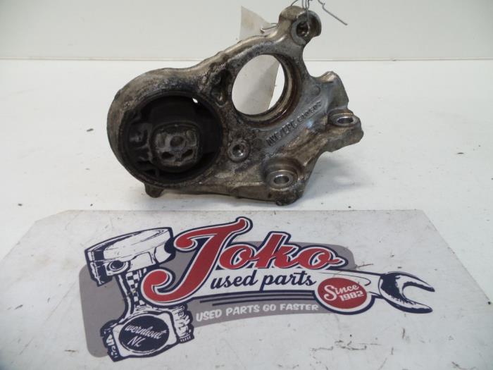 Used Engine mount Citroen C5 II Break (RE) 1.6 HDiF 16V Price on request offered by Autodemontage Joko B.V.