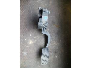 Used Accelerator pedal Opel Corsa D 1.3 CDTi 16V ecoFLEX Price on request offered by Autodemontage Joko B.V.