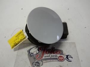 Used Tank cap cover Ford Mondeo II Wagon 2.0i 16V E2/96 EEC Price on request offered by Autodemontage Joko B.V.