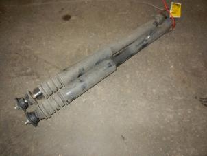 Used Shock absorber kit Renault Clio II Societe (SB) 1.5 dCi 65 Price on request offered by Autodemontage Joko B.V.
