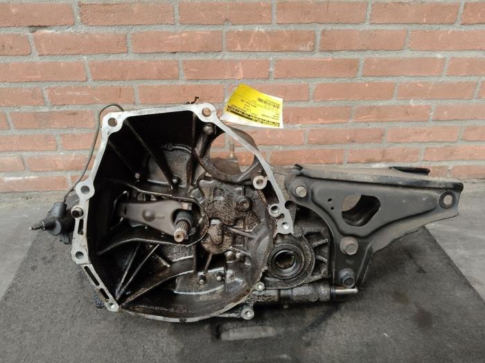 Gebrauchte Getriebe Honda CRX (EG/EH) 1.6 ESi 16V Preis auf Anfrage angeboten von Autodemontage Joko B.V.