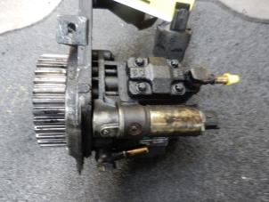 Używane Mechaniczna pompa paliwa Ford Fusion 1.4 TDCi Cena na żądanie oferowane przez Autodemontage Joko B.V.