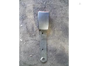 Used Front seatbelt buckle, left Seat Alhambra (7V8/9) 2.0 Price on request offered by Autodemontage Joko B.V.