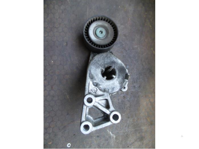 Drive belt tensioner from a Seat Alhambra (7V8/9) 2.0 2001