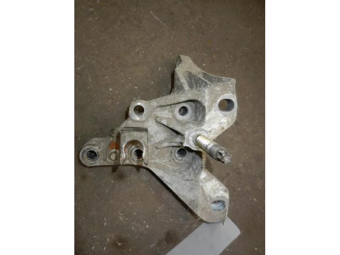 Used Engine mount Ford Transit 2.0 TDdi 16V Price on request offered by Autodemontage Joko B.V.