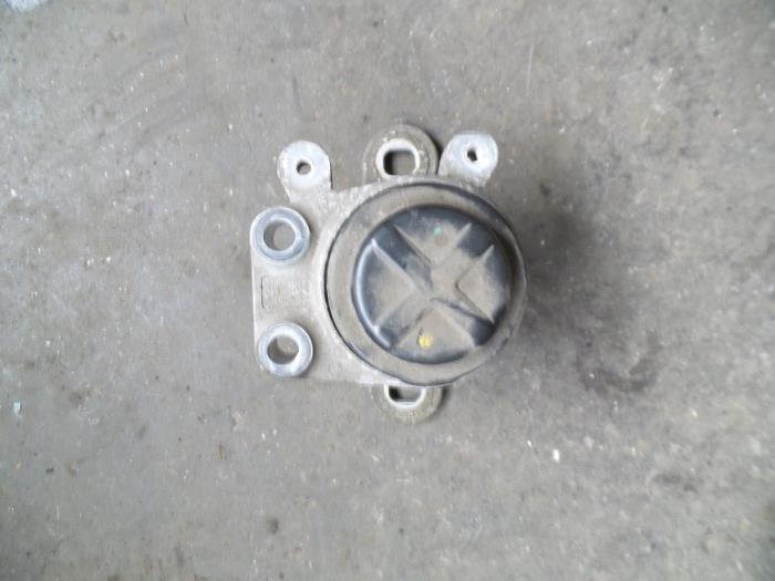 Used Engine mount Ford Mondeo III Wagon 2.0 TDCi 130 16V Price on request offered by Autodemontage Joko B.V.