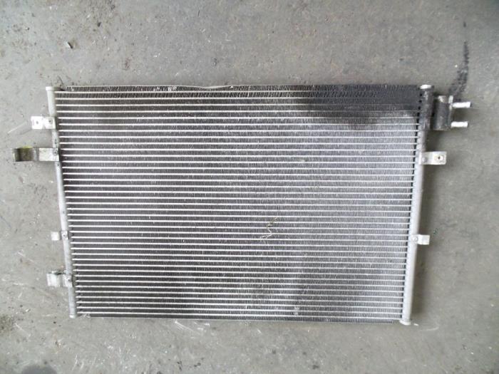 Usagé Condenseur de climatisation Ford Mondeo III Wagon 2.0 TDCi 130 16V Prix sur demande proposé par Autodemontage Joko B.V.