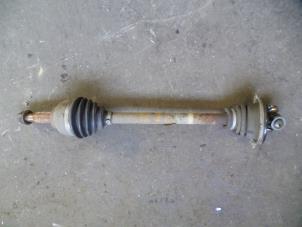 Used Front drive shaft, left Nissan Primastar 1.9 dCi 80 Price on request offered by Autodemontage Joko B.V.