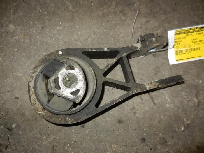 Used Engine mount Peugeot Boxer (U9) 2.2 HDi 100 Euro 4 Price on request offered by Autodemontage Joko B.V.