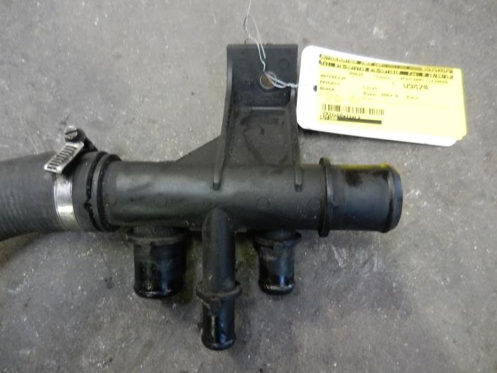 Begagnade Vattenrör Peugeot Boxer (U9) 2.2 HDi 100 Euro 4 Pris på förfrågan erbjuds av Autodemontage Joko B.V.