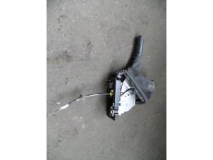 Used Parking brake lever Nissan Primastar 1.9 dCi 80 Price on request offered by Autodemontage Joko B.V.
