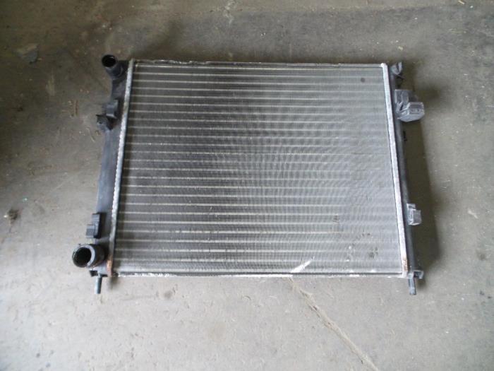 Used Radiator Nissan Primastar 1.9 dCi 80 Price on request offered by Autodemontage Joko B.V.